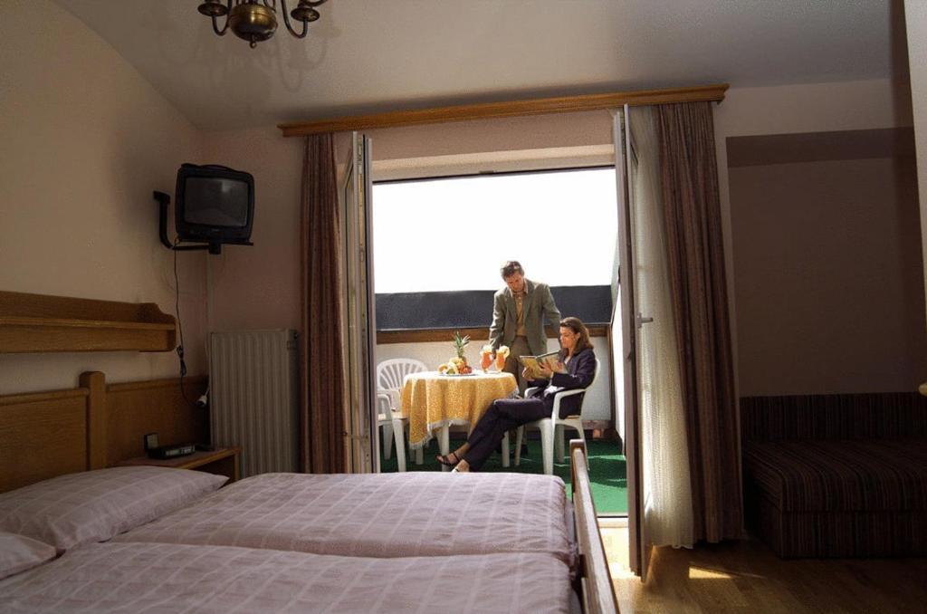 Hotel Gasthof Brueggler Radstadt Szoba fotó
